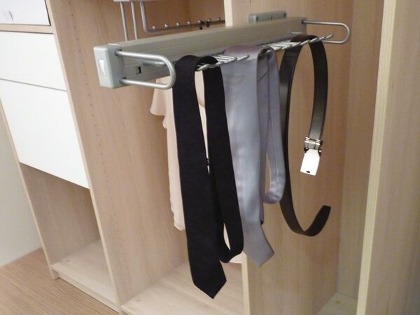 porte cravate et ceinture coulissant